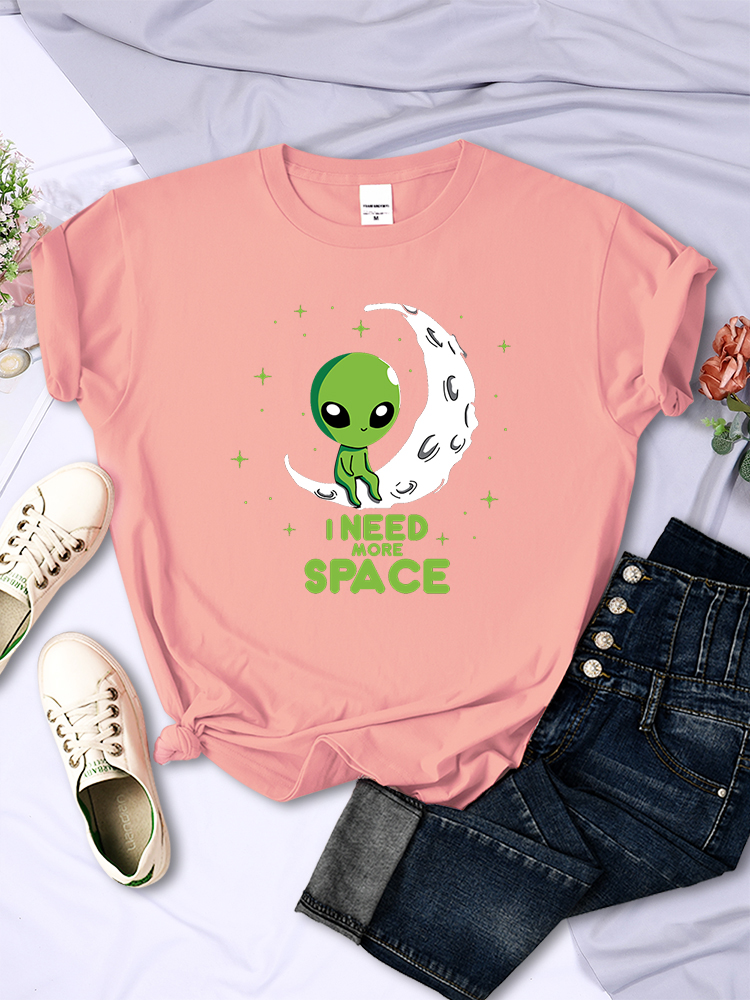 I Need More Space Green Alien  - Summer Clothing Needs recension och pris